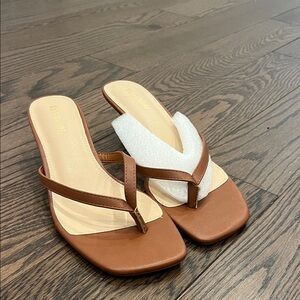 Cushionaire Women’s Kitten Heel Sandals